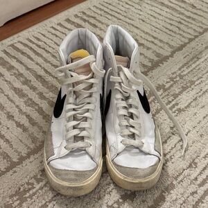 Nike White High-Top Sneakers with Black Swoosh men’s size 10